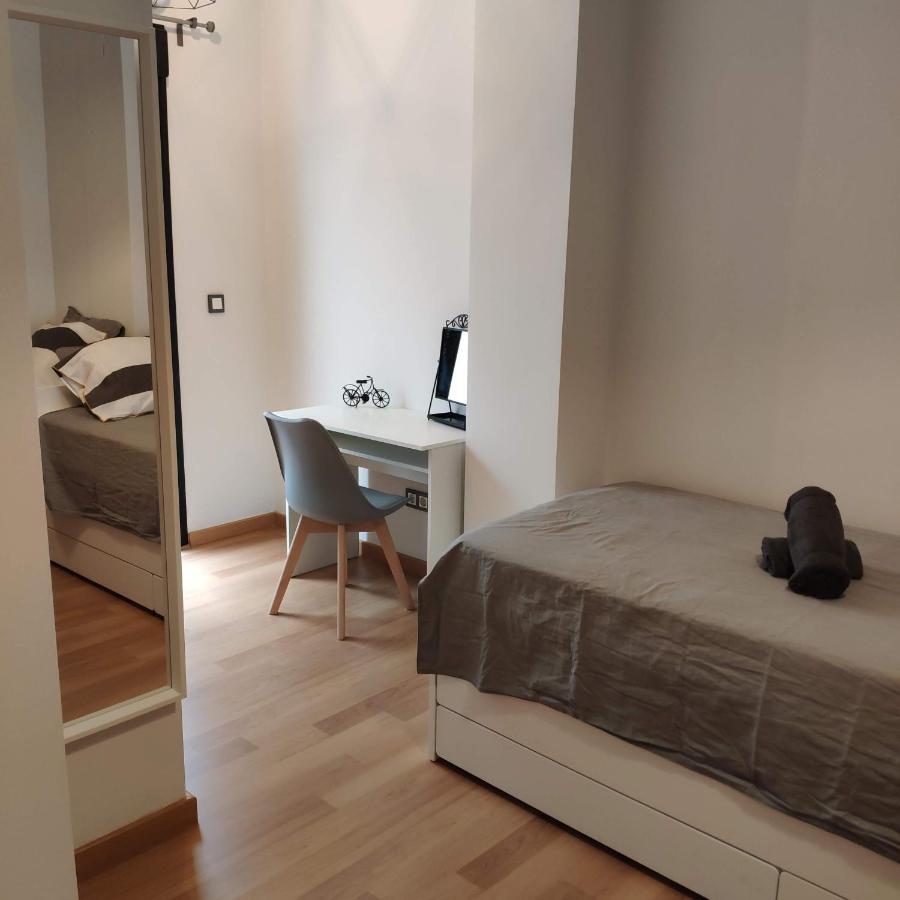 Unique Apartment In Malaga City Center With Pool エクステリア 写真