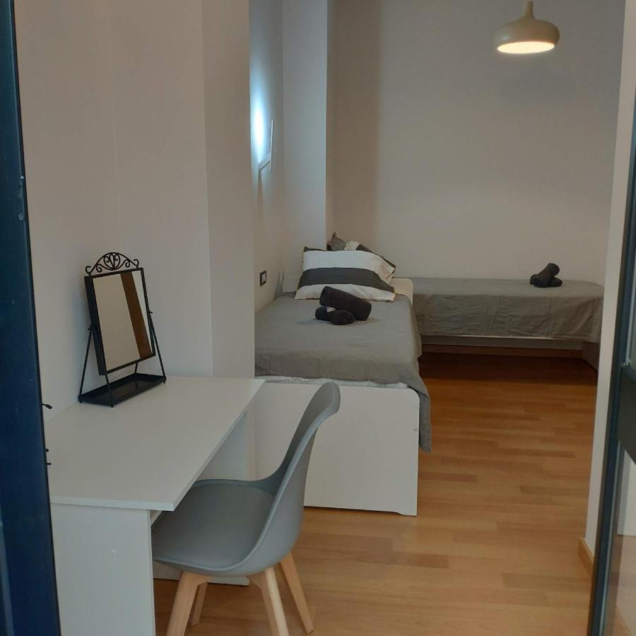 Unique Apartment In Malaga City Center With Pool エクステリア 写真